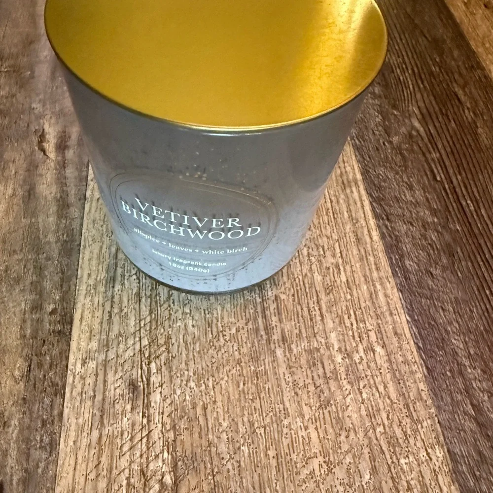 Vetiver Birchwood Luxury Fragrant Candle - Picture 6 of 6